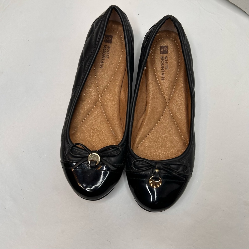 White Mountain Girl’s Black Patent Leather Loafers Flat Shoes MoonDance Size 6M